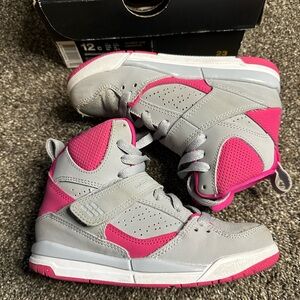 I’m selling Jordan’s flight 45 toddler shoes.